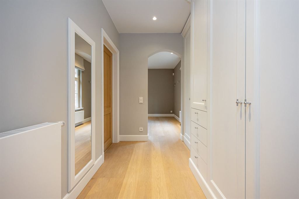 Prachtige manoirvilla met tijdloze allure en een elegante architectuur in Hof ter Linden foto 17