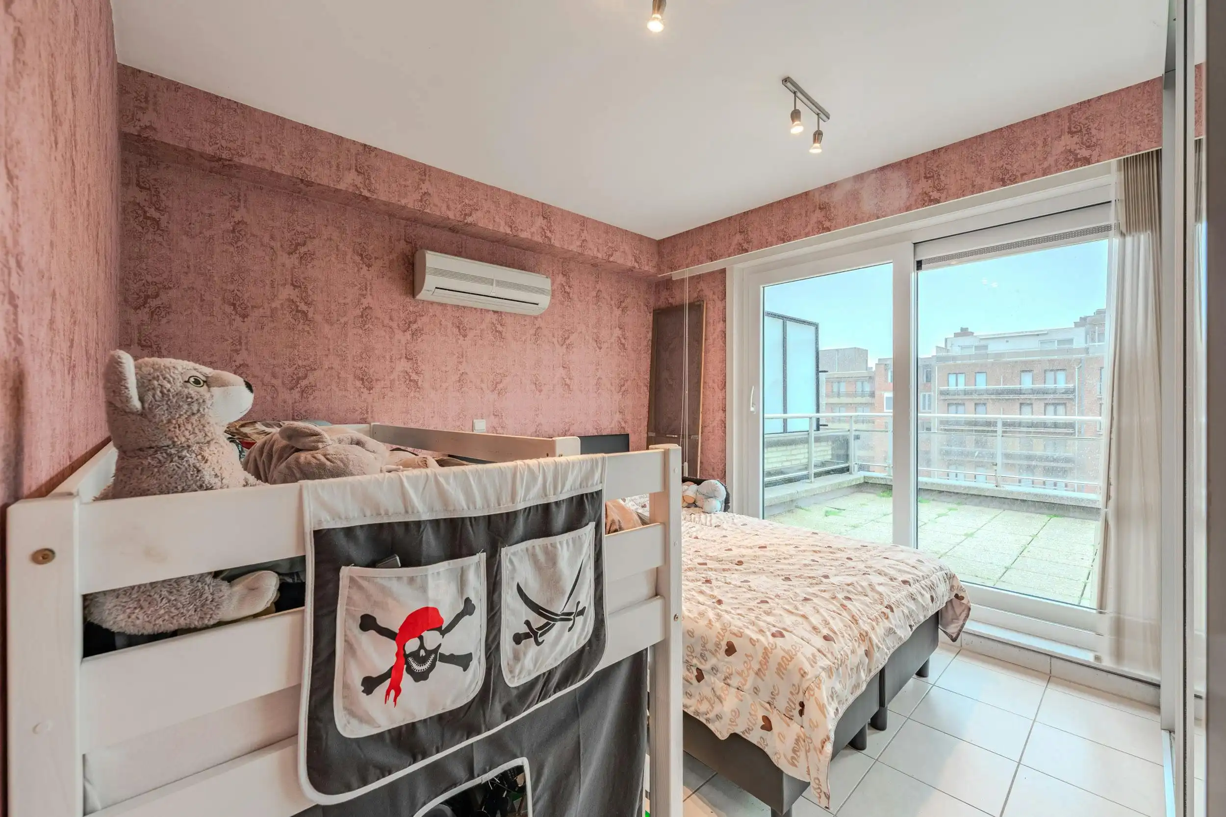 Ruim penthouse appartement met groot terras op toplocatie! foto 10