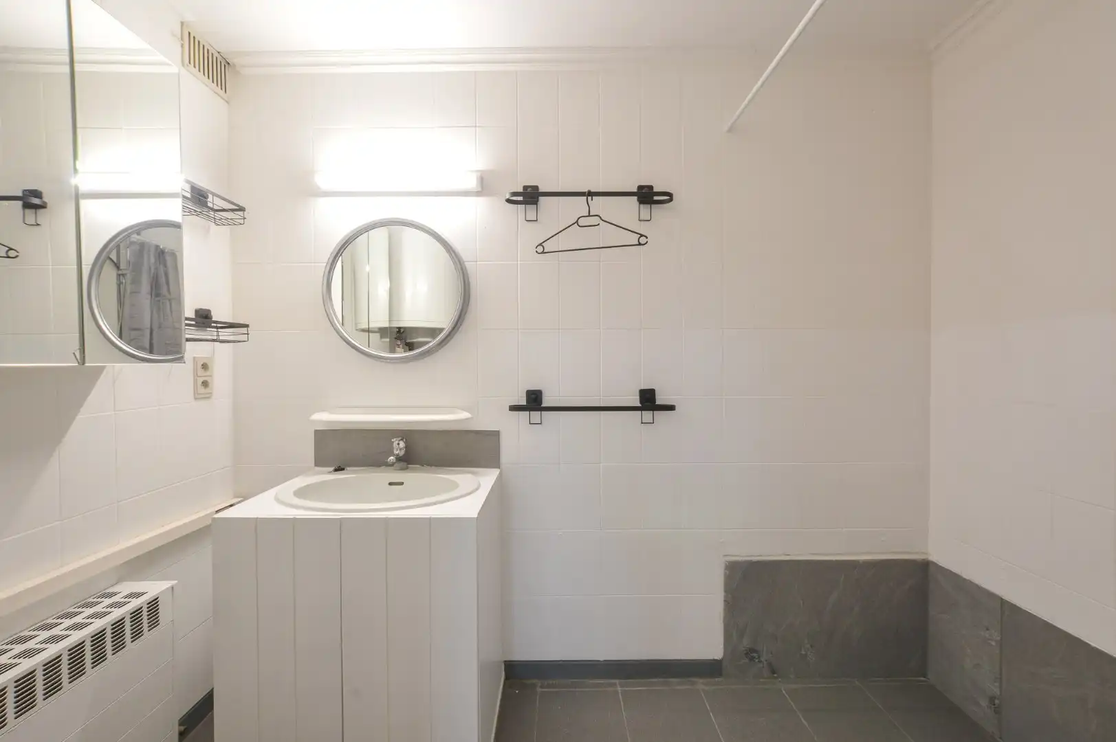 Interessante opbrengsteigendom met 5 volledig verhuurde appartementen in het centrum van Oudenburg foto 8