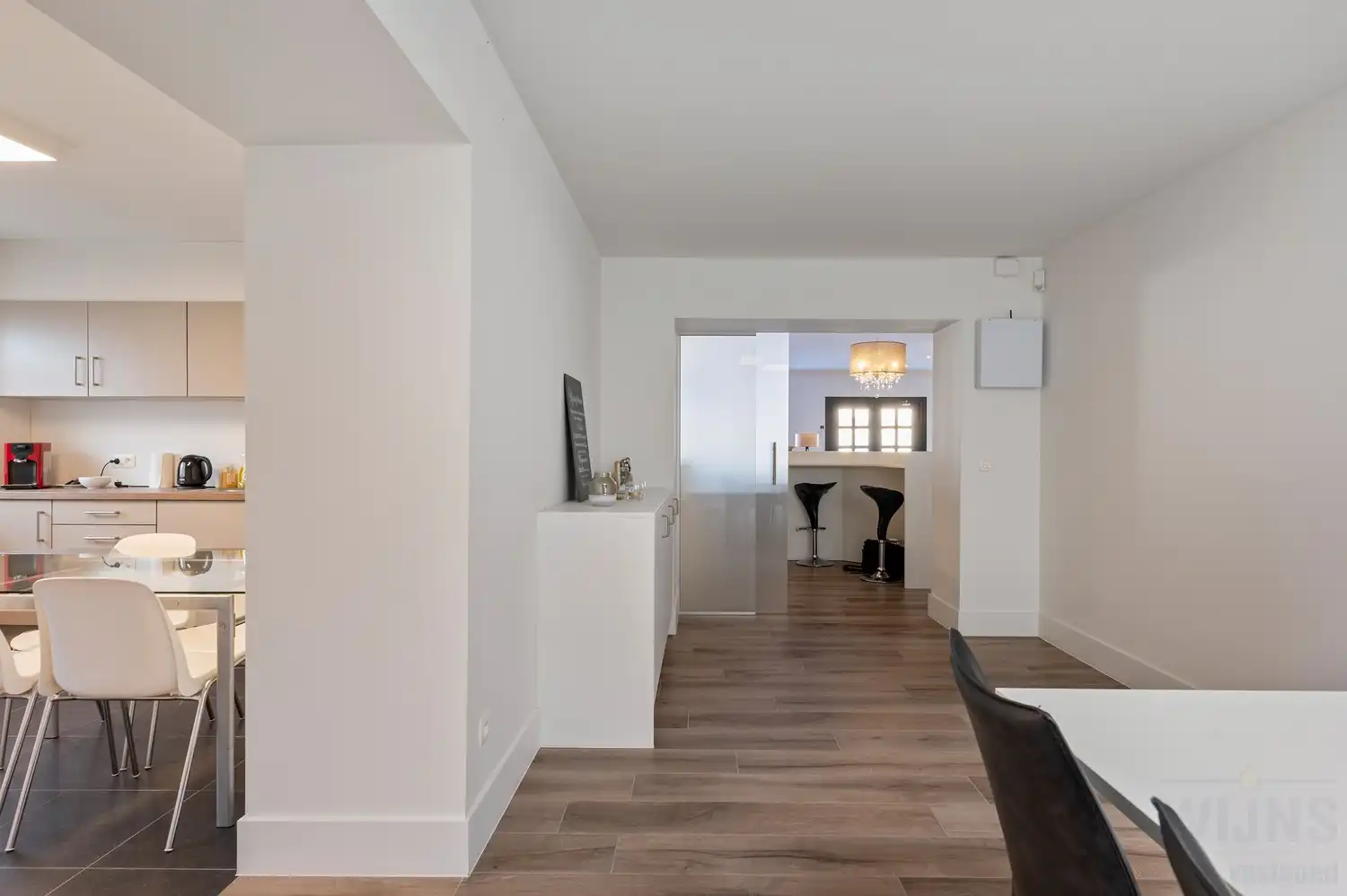 Uiterst gunstig gelegen kantoor. foto 26