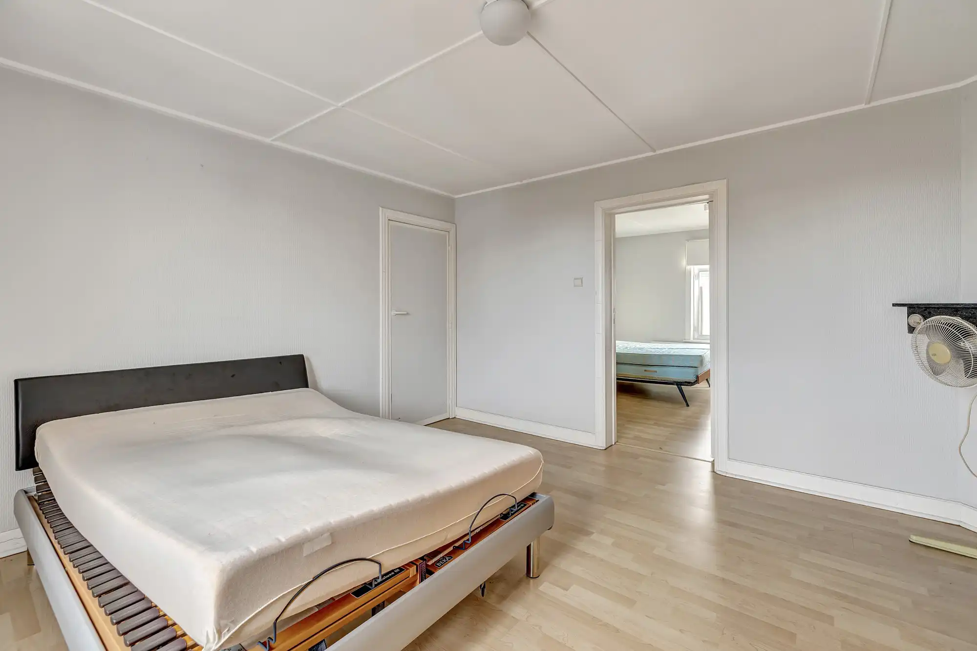 Te renoveren woning met veel potentieel nabij centrum foto 17