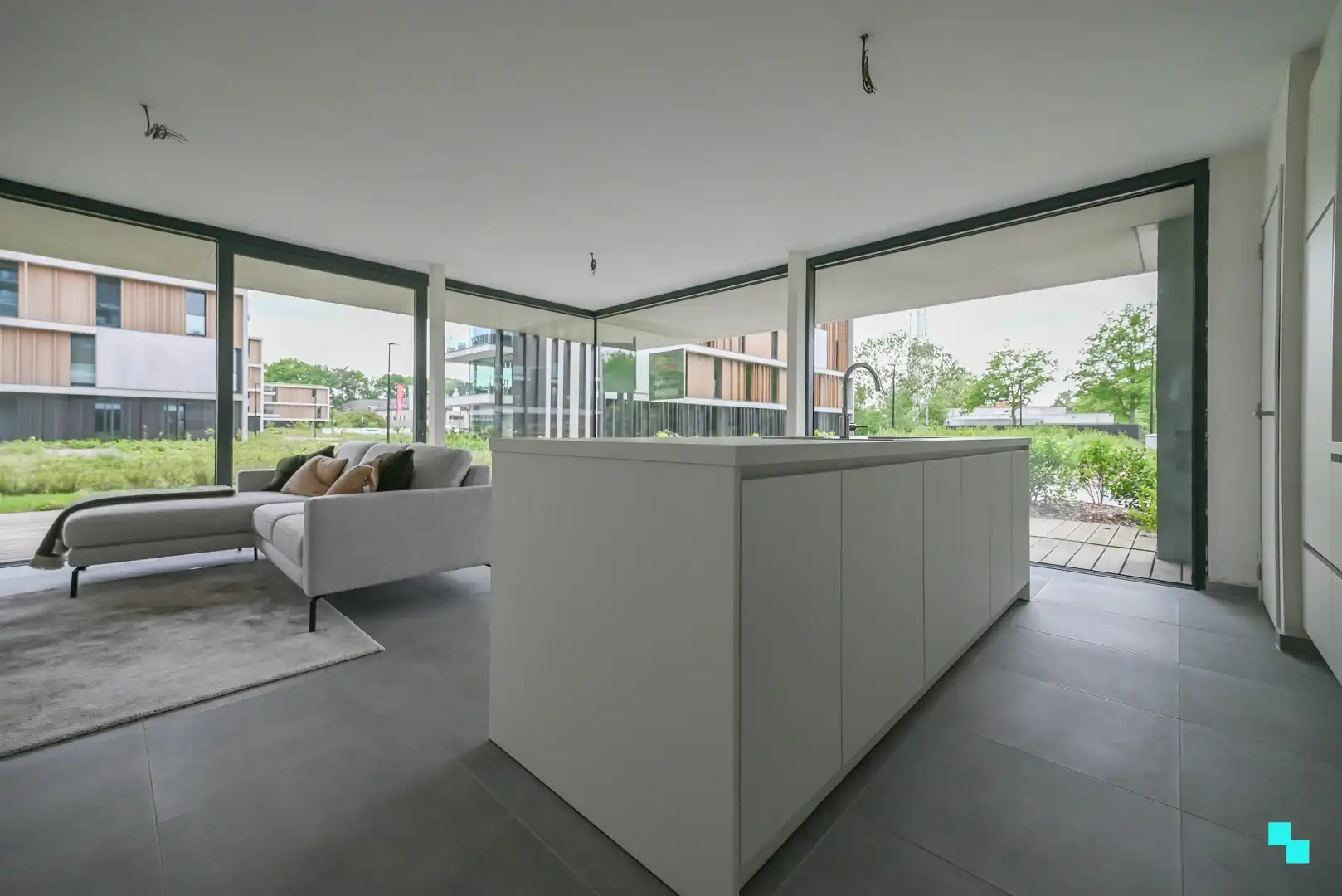 Gelijkvloers hoekappartement met riant terras nabij kasteel Blauwhuis foto 3