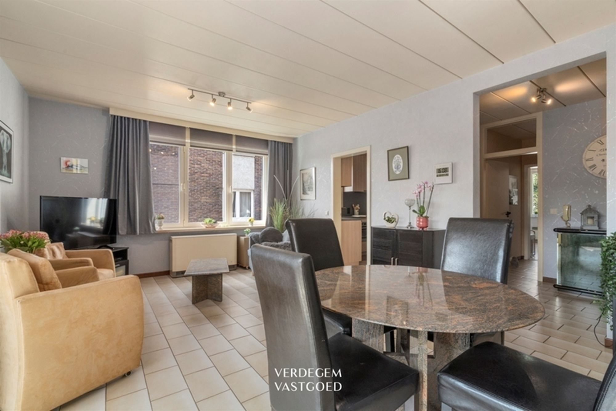 Knap 2 slaapkamer appartement met 2 terrassen en garage foto 3
