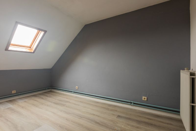 Woning met 2 slaapkamers, tuin, garage en garage- uitweg achteraan (extra parkeerplaats). Energielabel D (bijna C) foto 8