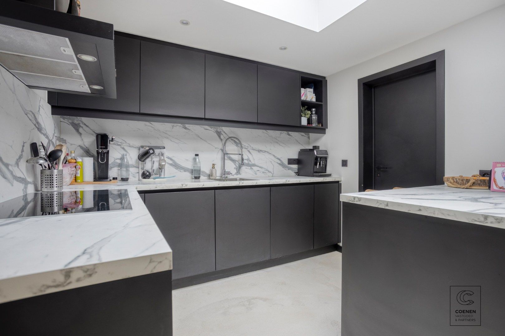 Instapklare gezinswoning van 141 m² met drie slaapkamers te Ekeren! foto 6