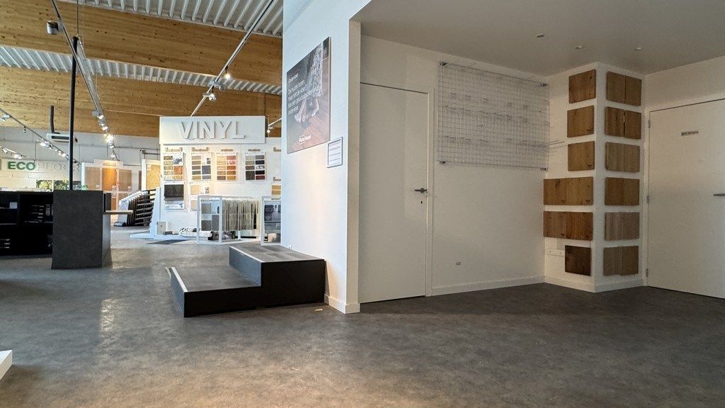 Showroom met opslagruimte te huur aan Kortrijksesteenweg in Gent foto 5
