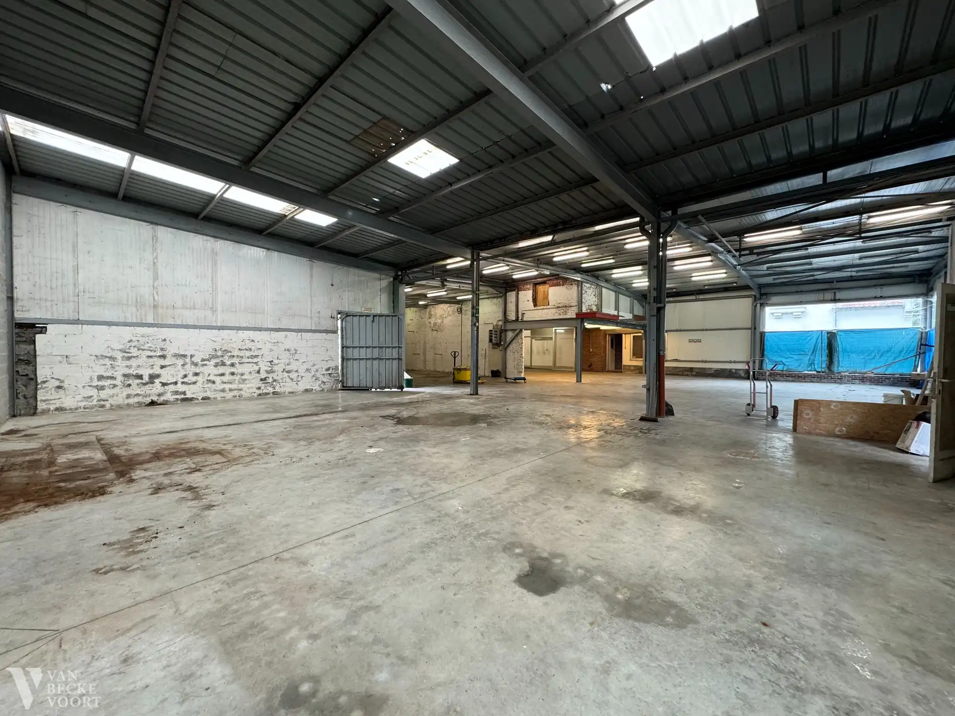 Opslagplaats 384 m² foto 3