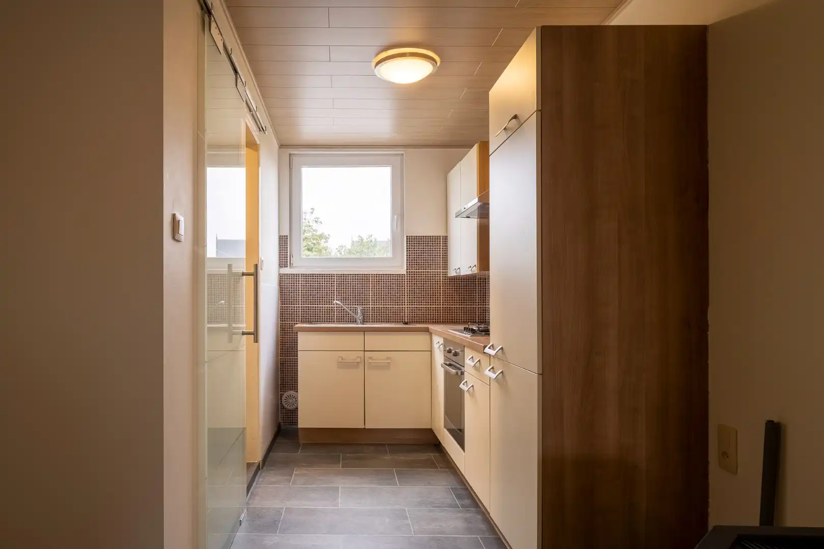 Centraal gelegen, instapklaar appartement met 1 slaapkamer foto 8