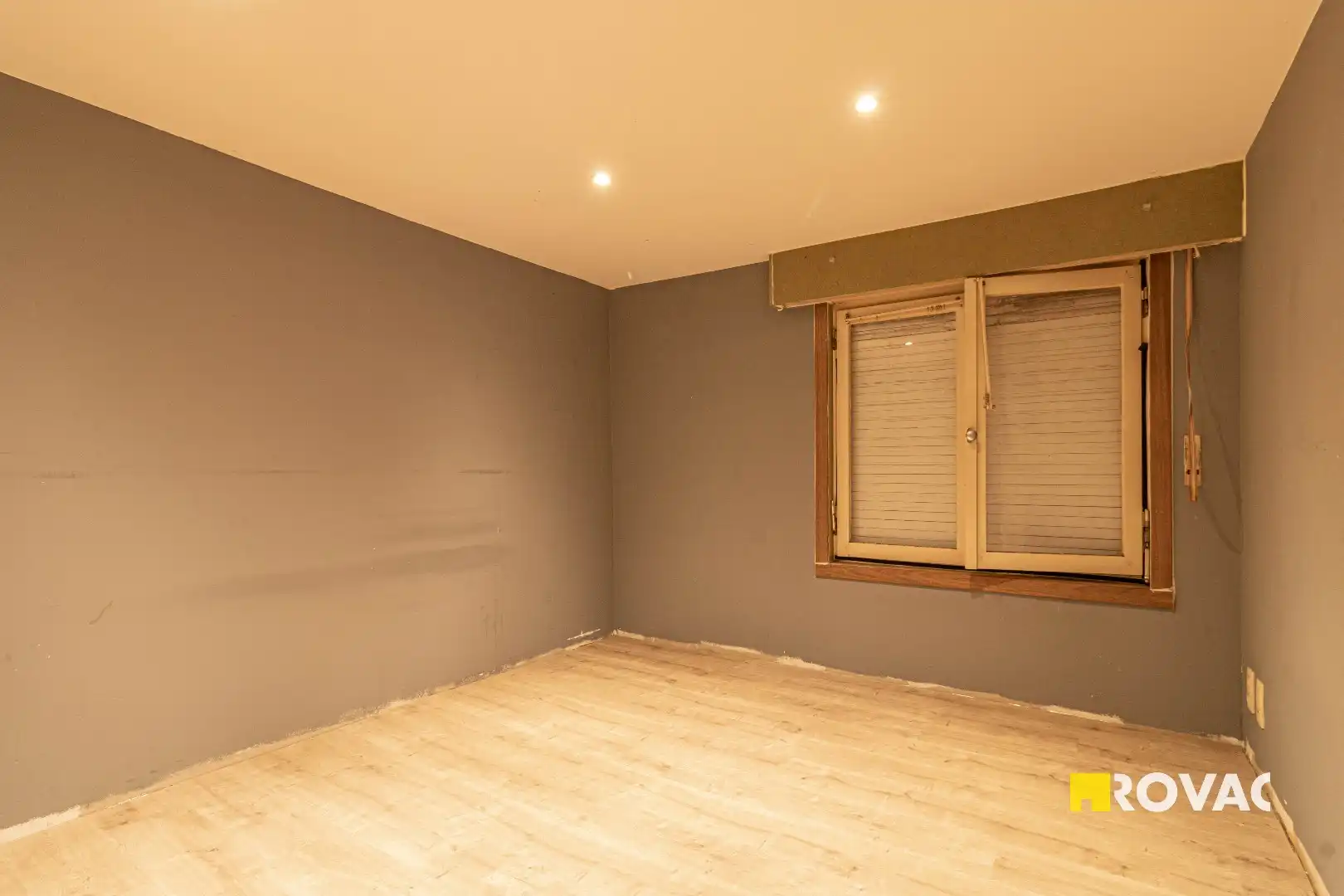 Zeer ruime woning met 5 slaapkamers, tuin en uitweg foto 14