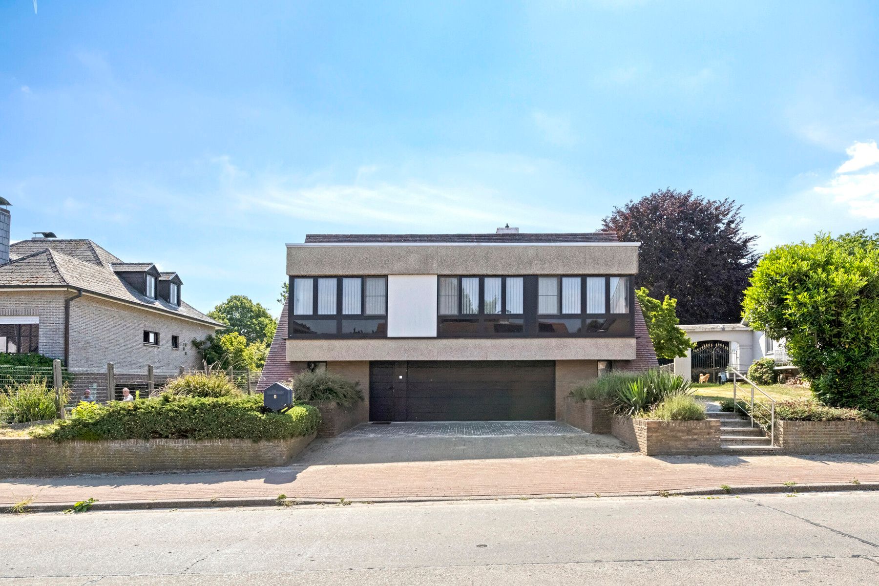 Architecturale parel met 3slaapkamers en garage op 14a 42ca! foto {{pictureIndex}}