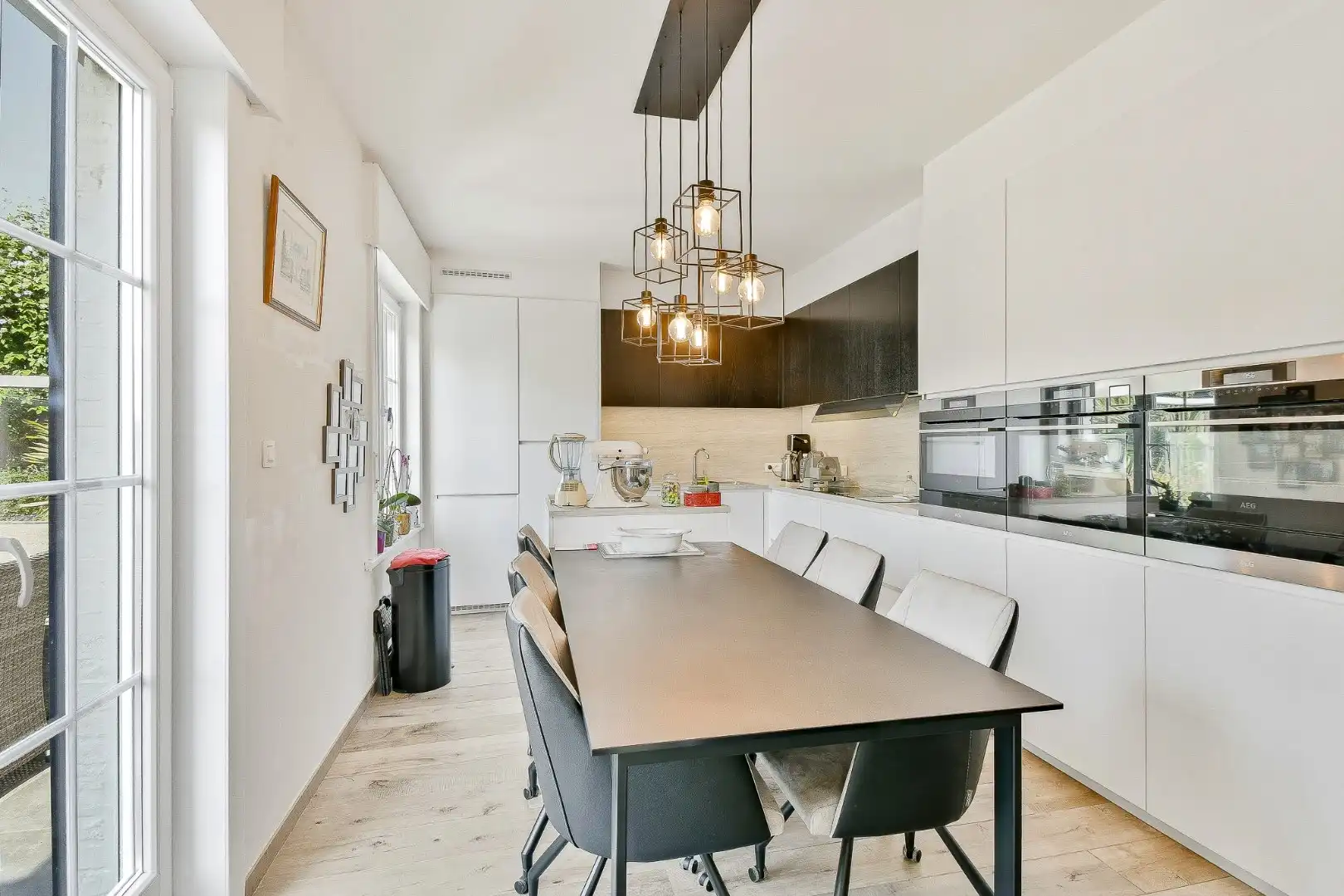 Instapklaar gelijkvloers appartement met privatieve toegang, garage, zonnige tuin en terras nabij zee foto 8
