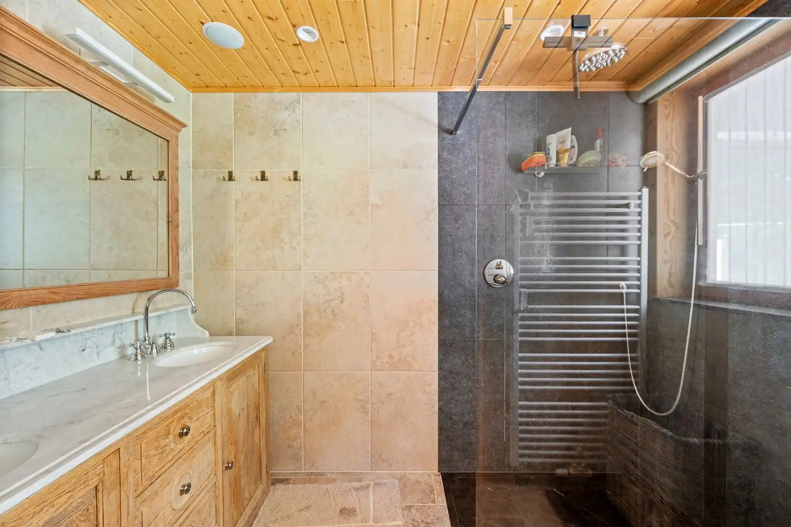 Prachtige Chalet op 3107m² foto 13