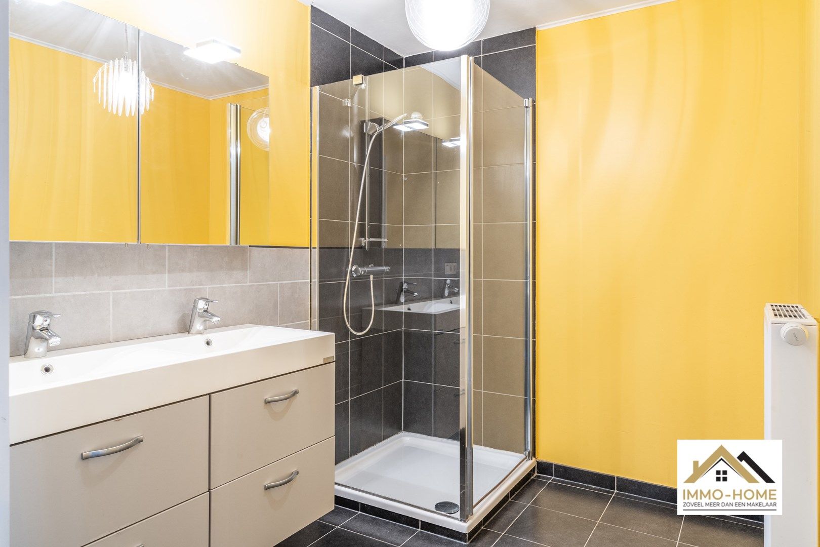 Instapklaar appartement op topligging!  foto 13