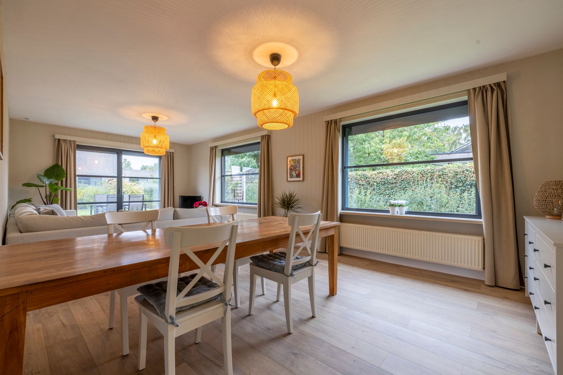Bungalow met 3 slaapkamers, garage en tuin te koop! foto 7
