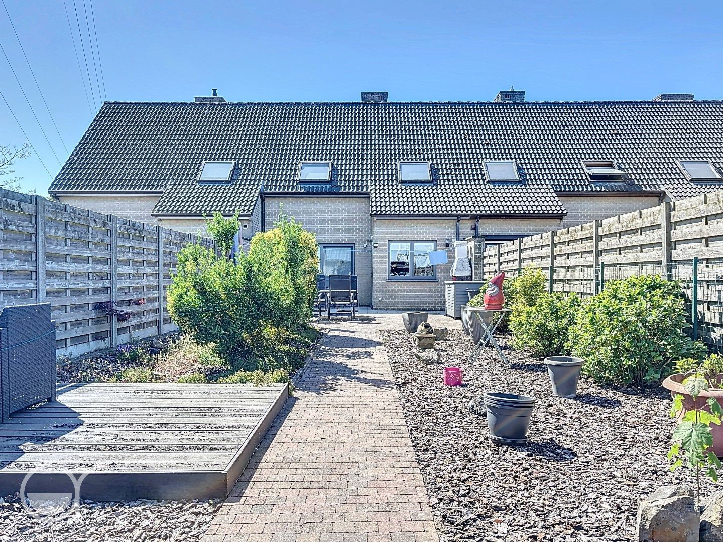 Instapklare rijwoning met tuin en 2 parkeerplaatsen  foto 5