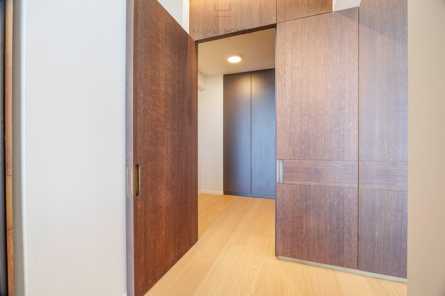 Uitzondelijk breed en ruim appartement op de Zeedijk van Het Zoute foto 11