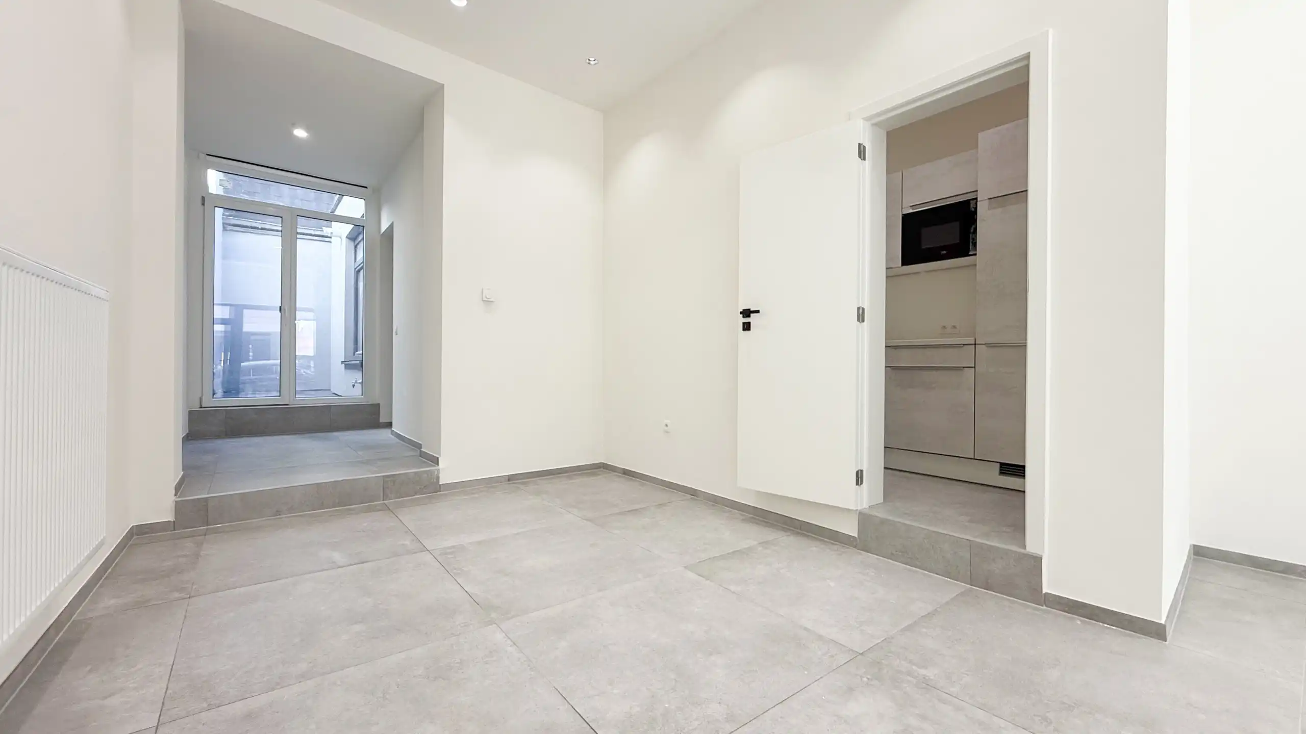 Unieke investeringspand, volledig vernieuwd, handel+ 2app! foto 10