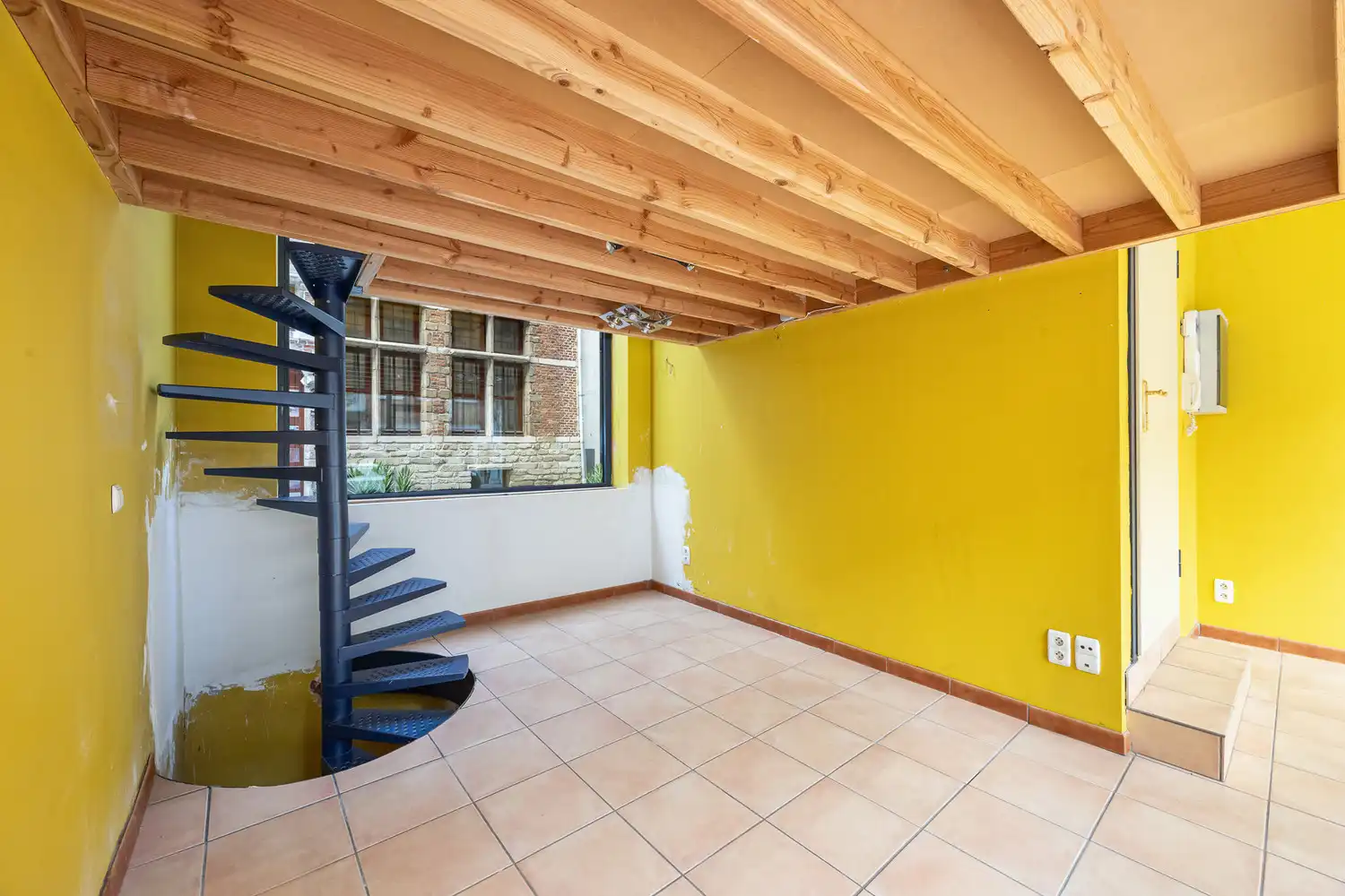 Veelzijdig opbrengsteigendom met aparte woongelegeheid en buitenruimte op A-locatie te Antwerpen met 2 aparte ingangen! foto 6