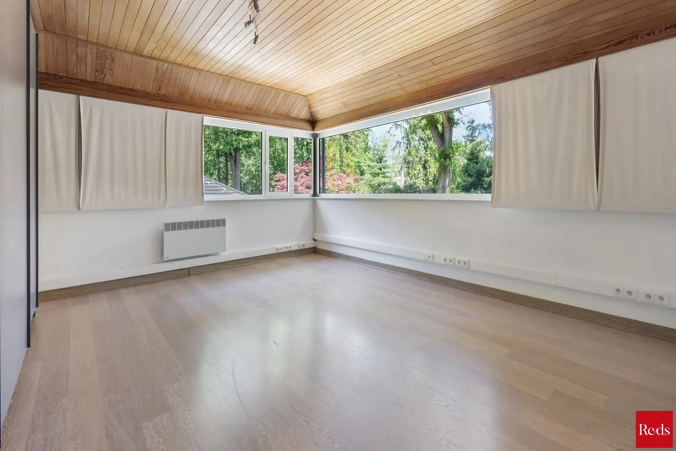 Villa met zwembad omringd door natuur en maximale privacy foto 17