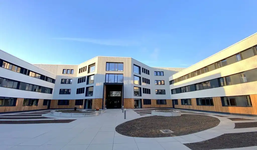 Volledig vernieuwde kantoren op toplocatie in Zwijnaarde foto 2