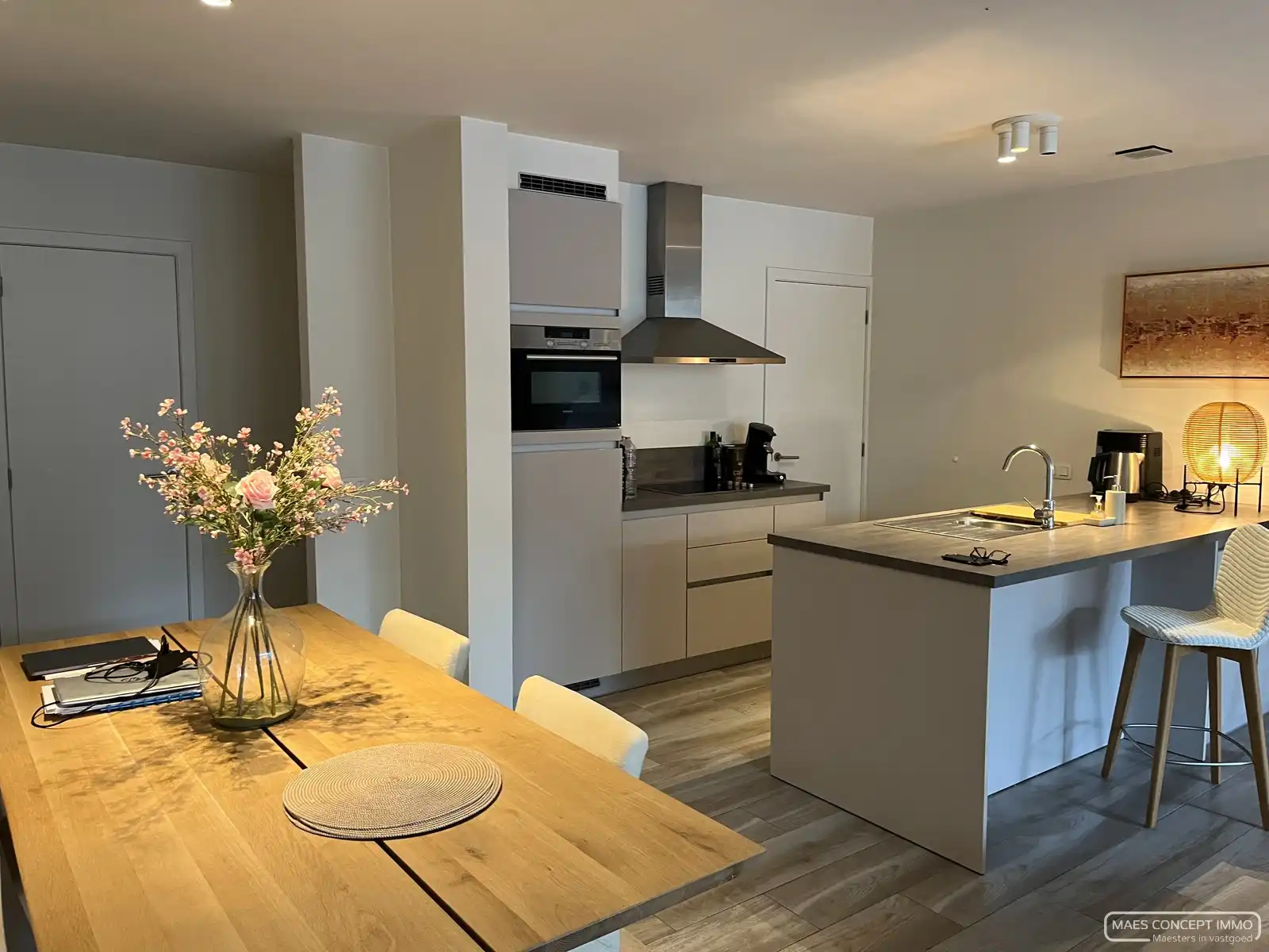 Gerenoveerde woning met garage te huur vlakbij centrum van Kortrijk foto 3