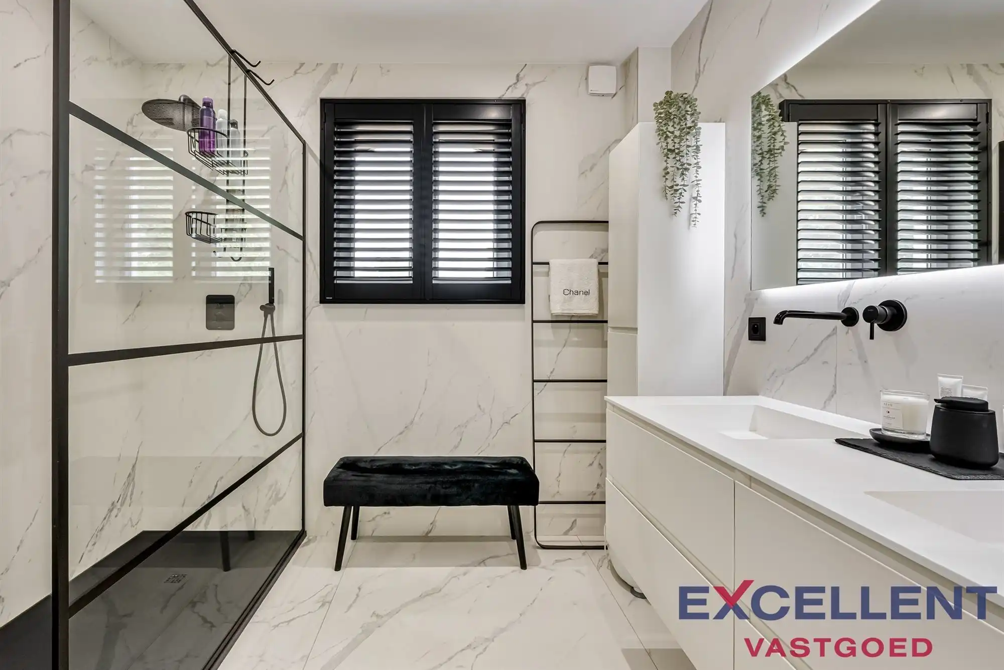 Modern gerenoveerde en riante villa met verzicht te koop foto 18