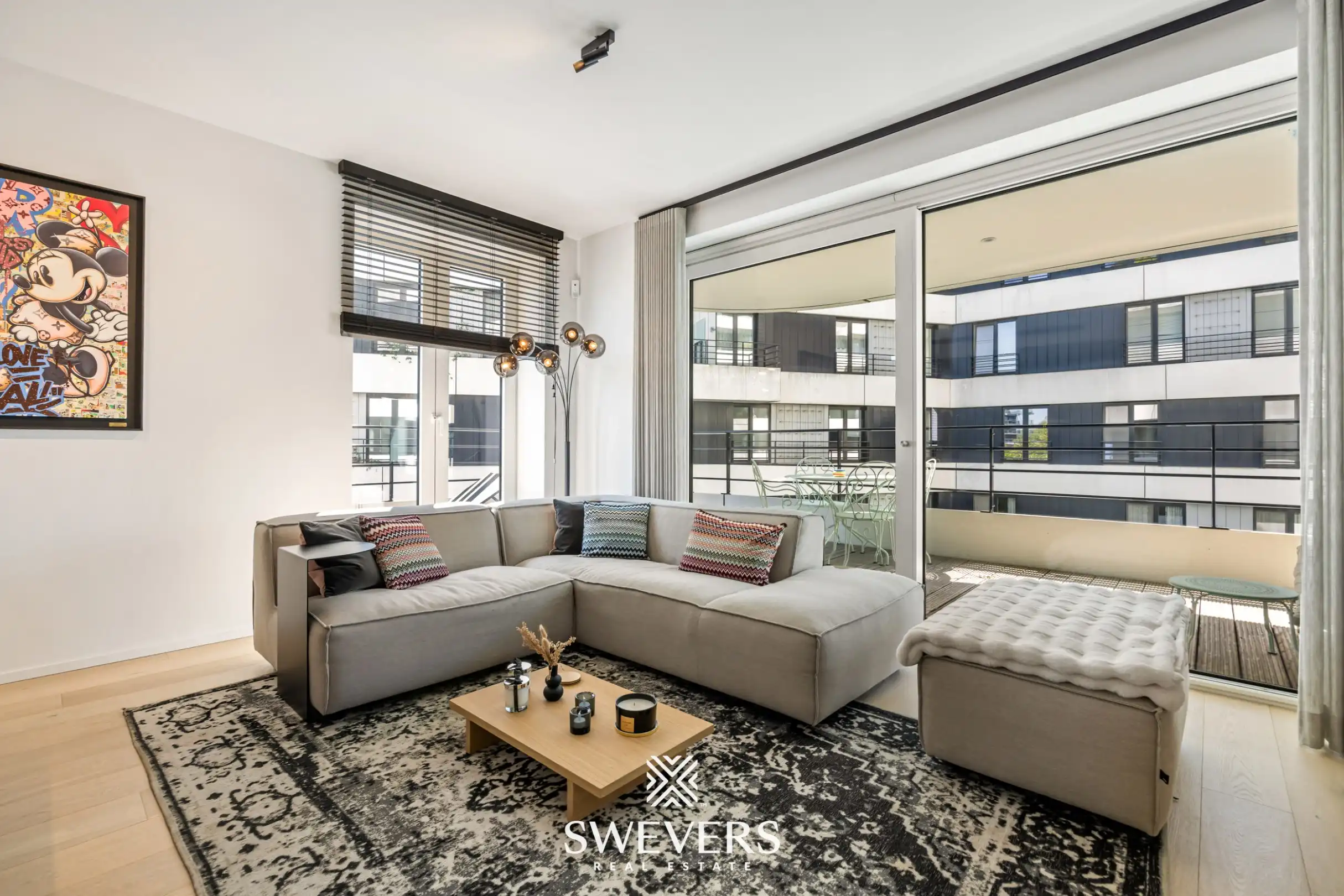 Luxueus appartement met zicht op het kanaal en ruim terras op zuidzicht in Hasselt foto {{pictureIndex}}