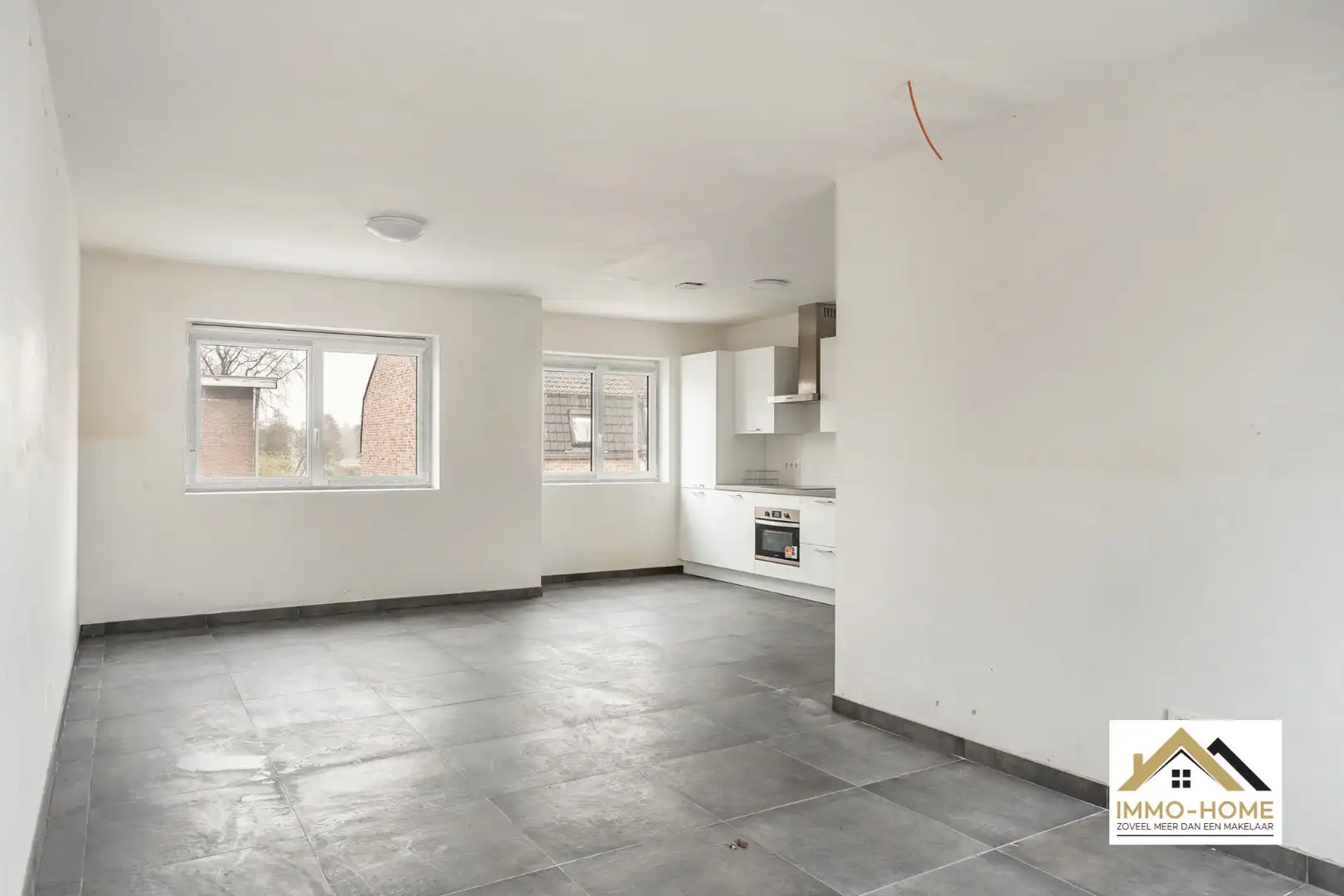 Nog drie af te werken woonunits en vier garages!  foto 9