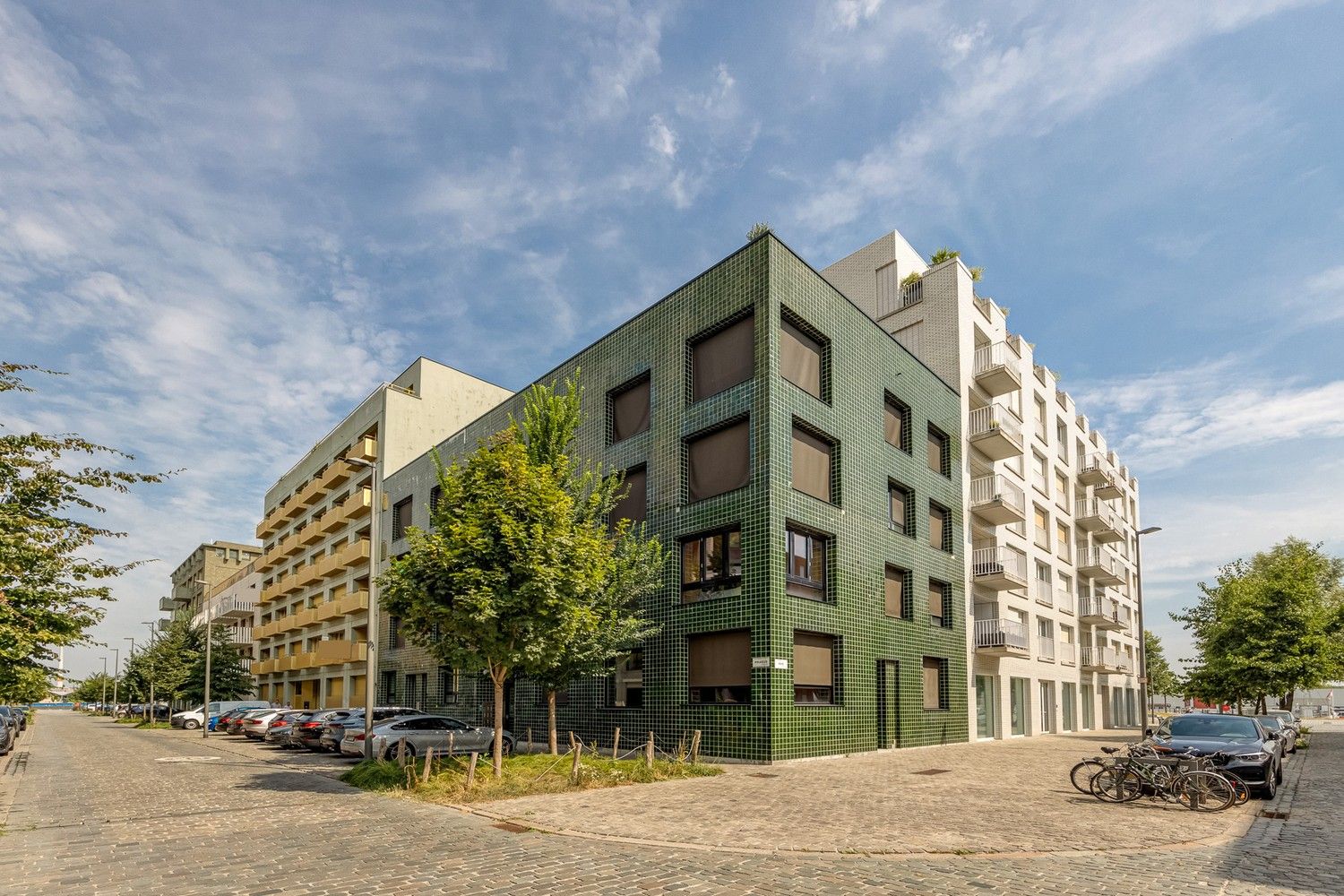 Ruim, gemeubeld appartement met 2 slaapkamers en parkeerplaats op het Eilandje foto {{pictureIndex}}
