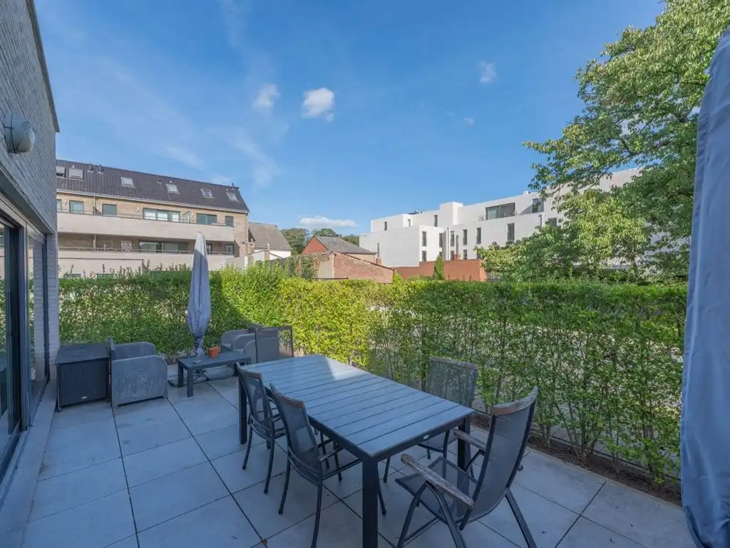 Modern gelijkvloers appartement met ruim terras en private tuin foto 3