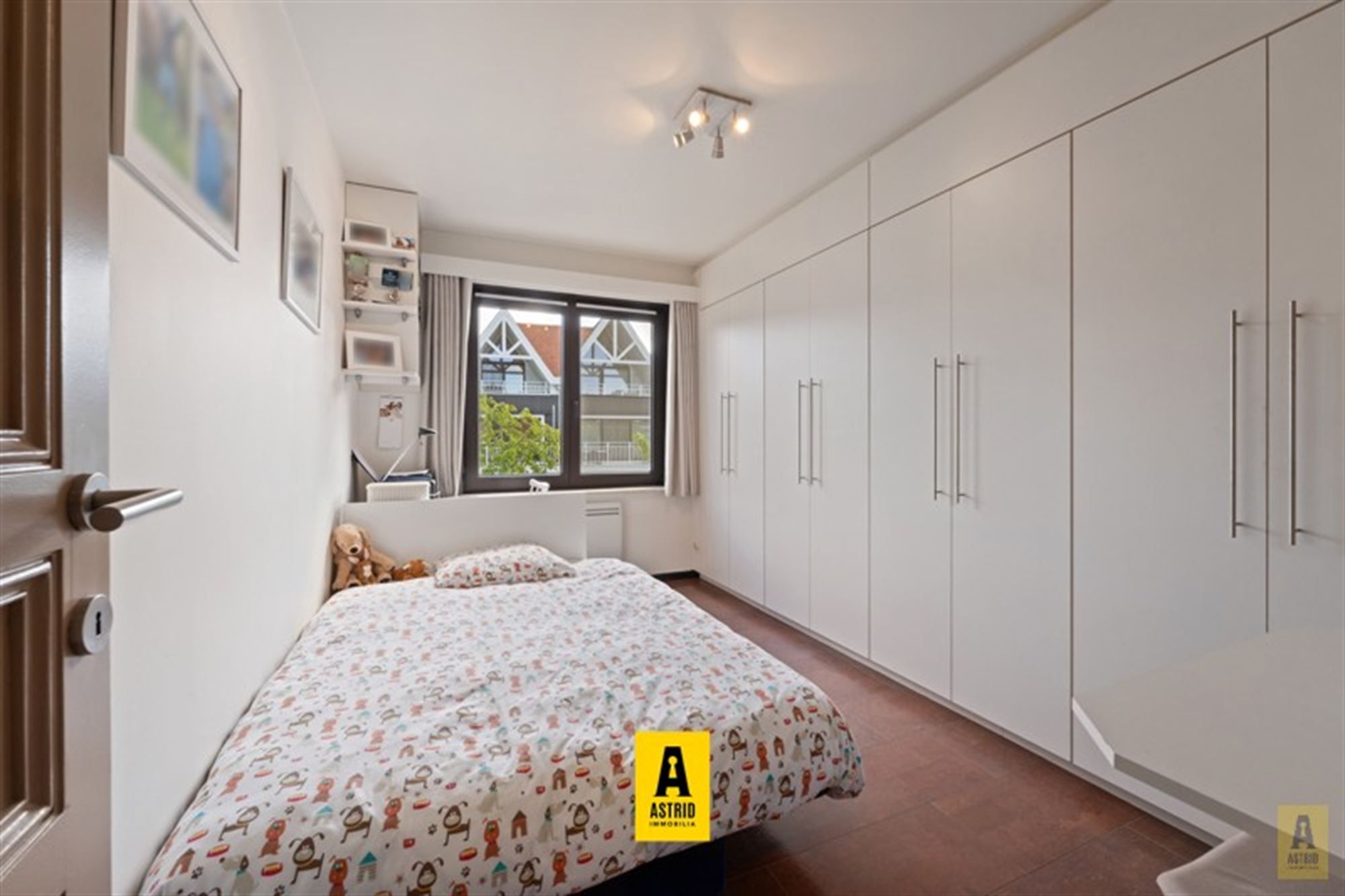 Karaktervolle voormalige dokterswoning met zee aan ruimte en mogelijkheden! foto 31