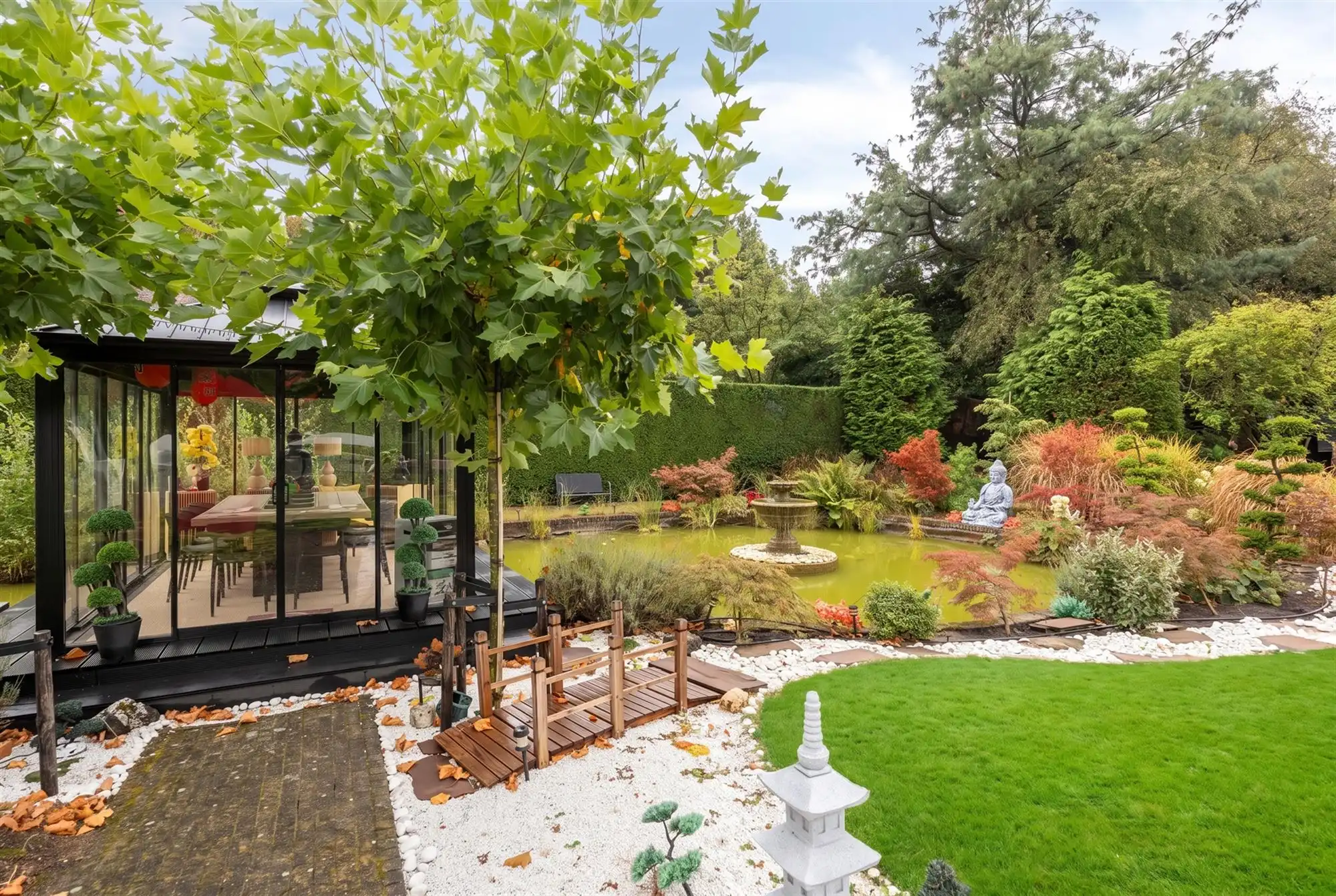 Knappe duo-villa op 8.843 m² in villawijk aan NL-grens. foto 60