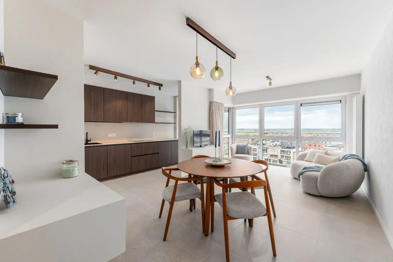 Volledig gerenoveerd appartement - achterkant Zeedijk foto {{pictureIndex}}