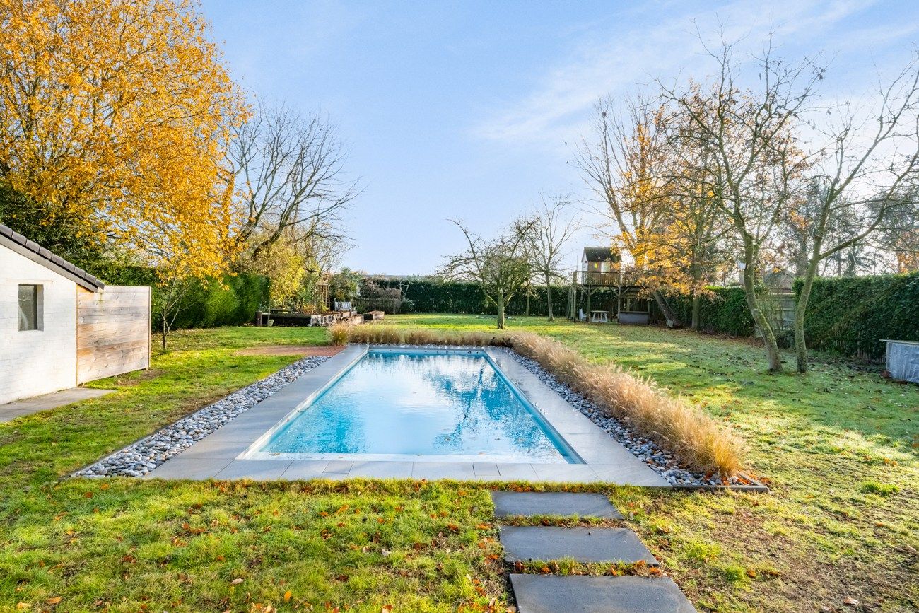 Instapklare open bebouwing met 4 slaapkamers en 2 badkamers foto 7