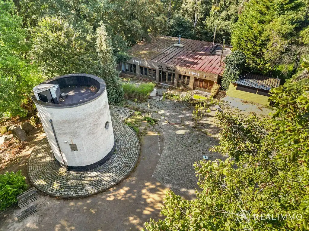 DE TOREN - Iconische horecazaak midden in het Kluisbos foto 2