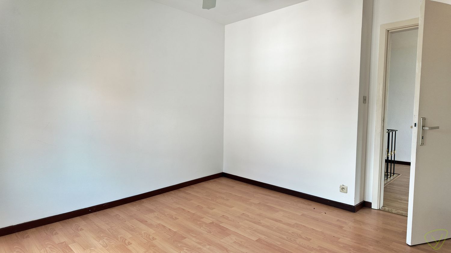 Zonnig en rustig gelegen alleenstaande woning te Eeklo! foto 10