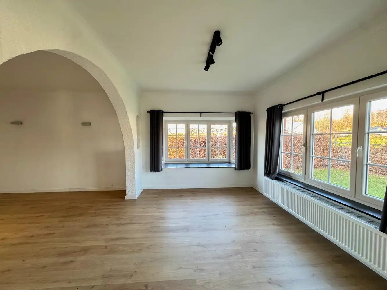 GERENOVEERDE, INSTAPKLARE WONING (H.O.B.) foto 3