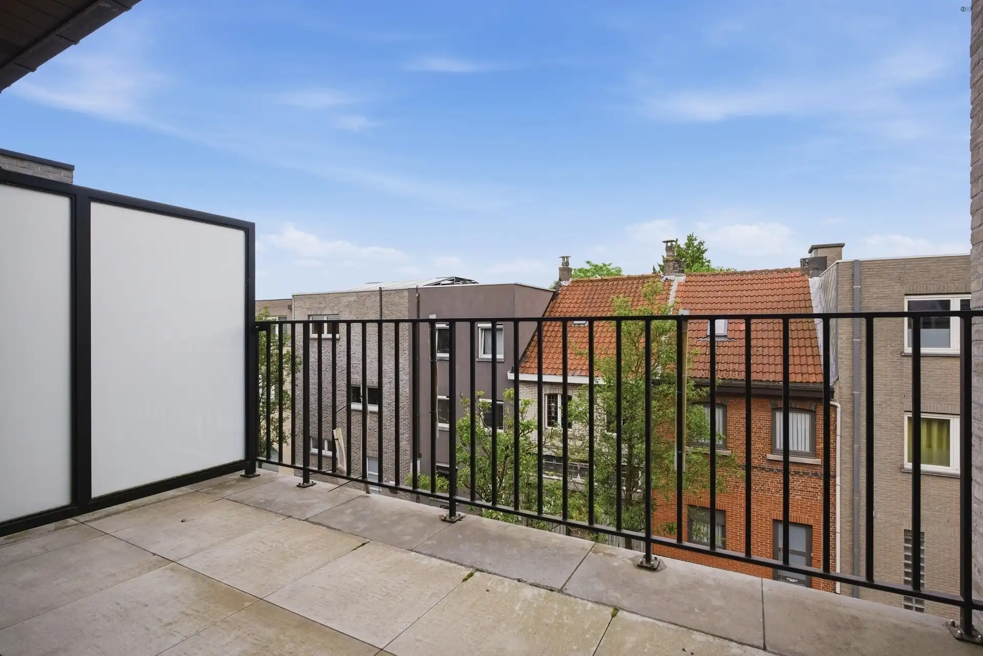 Ruim duplex appartement met 3 slaapkamers en 2 badkamers foto 10