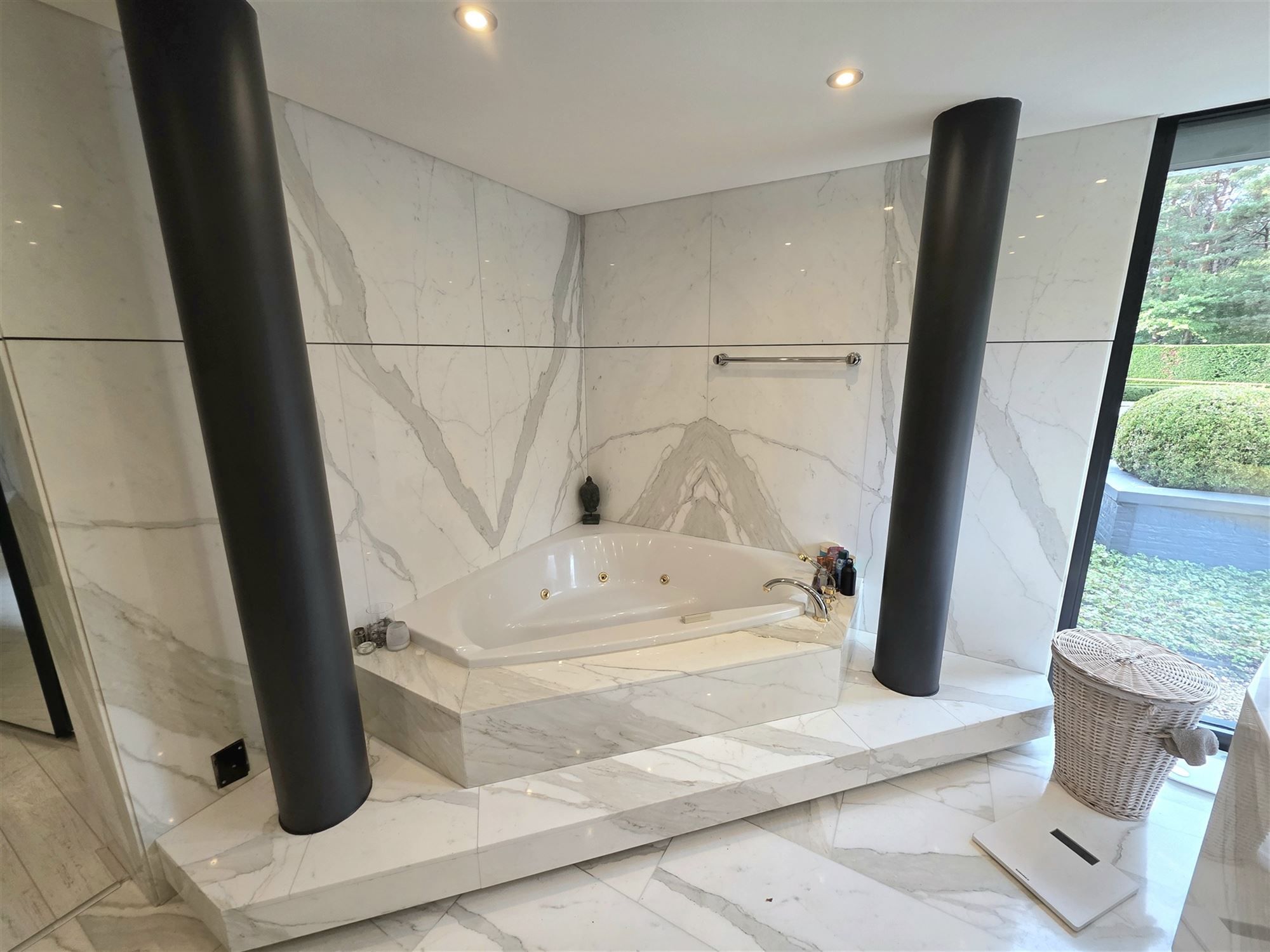 Statig landgoed met binnenzwembad op toplocatie foto 49