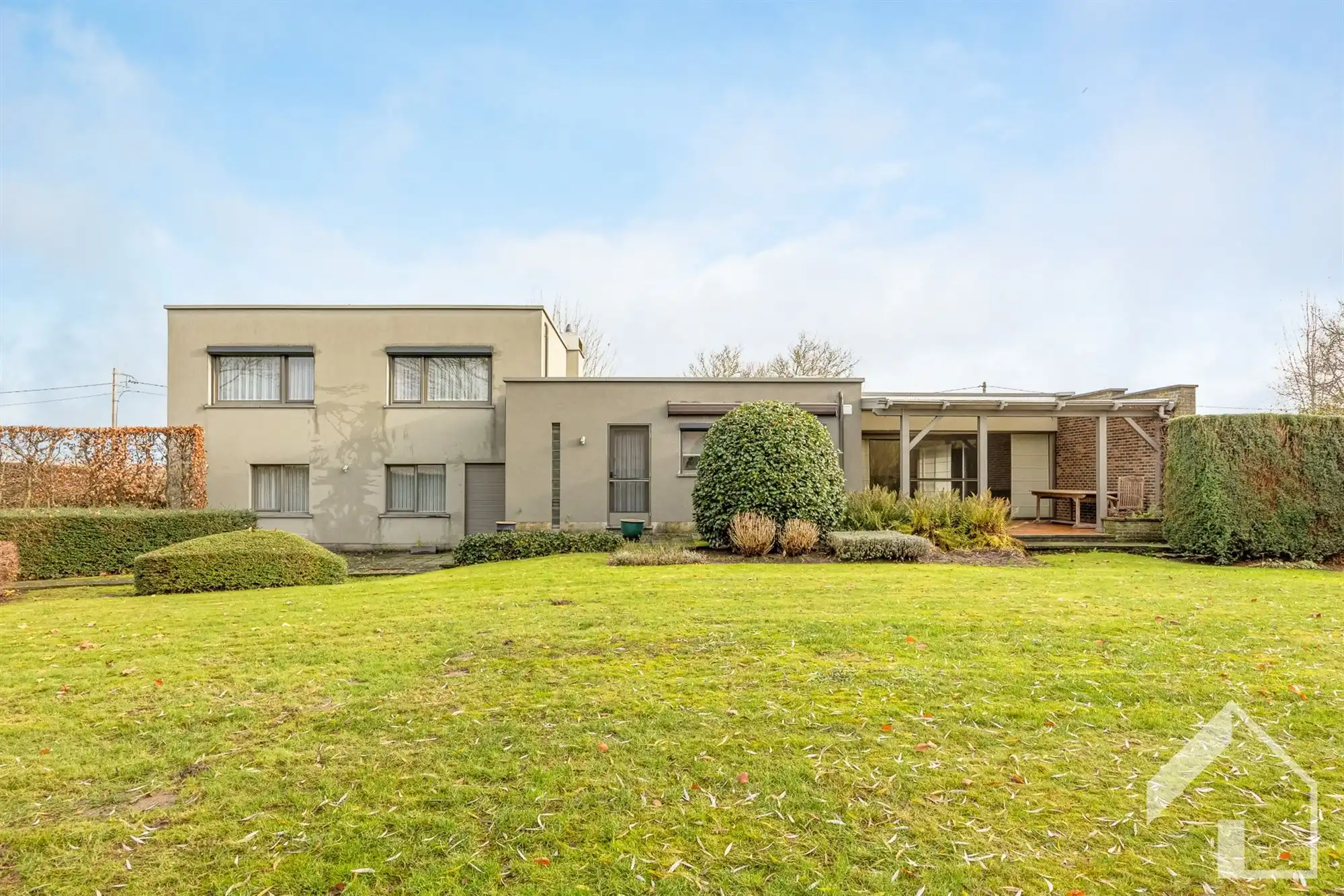 Privéwoning met bedrijfspand foto 11