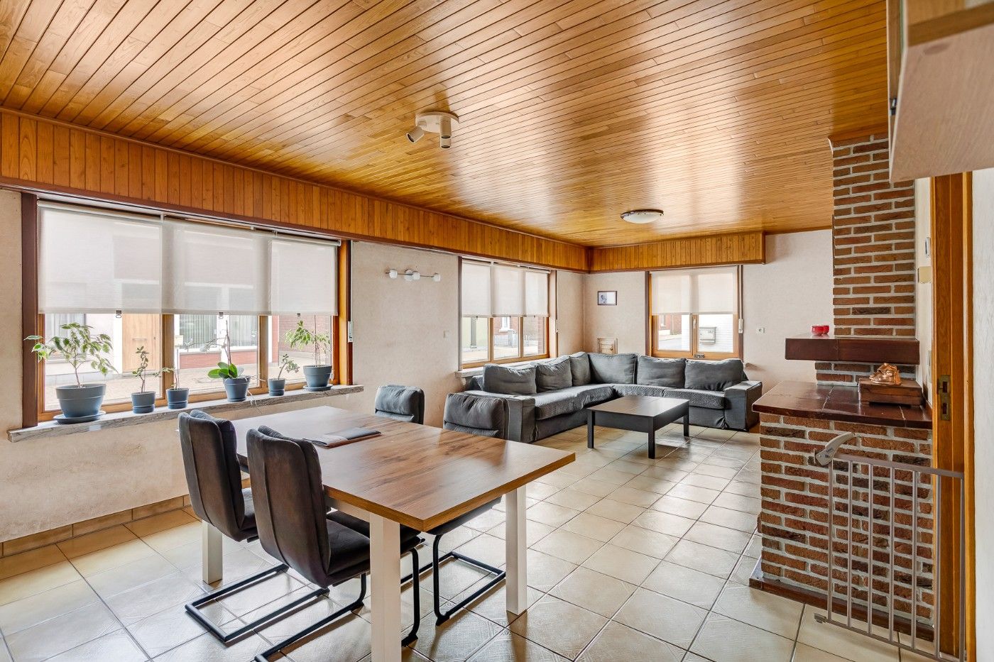 Gigantische, oerdegelijke woning met 4+ slpk., oprit, garage en west-tuin foto 7