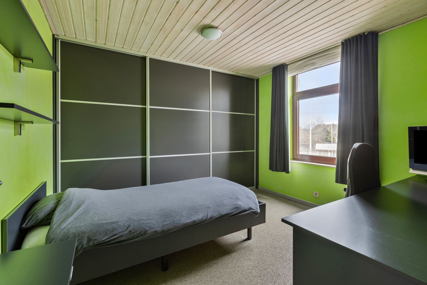 Charmante, gerenoveerde HOB met veranda en tuin in Hasselt – instapklaar en perfect gelegen! foto 27