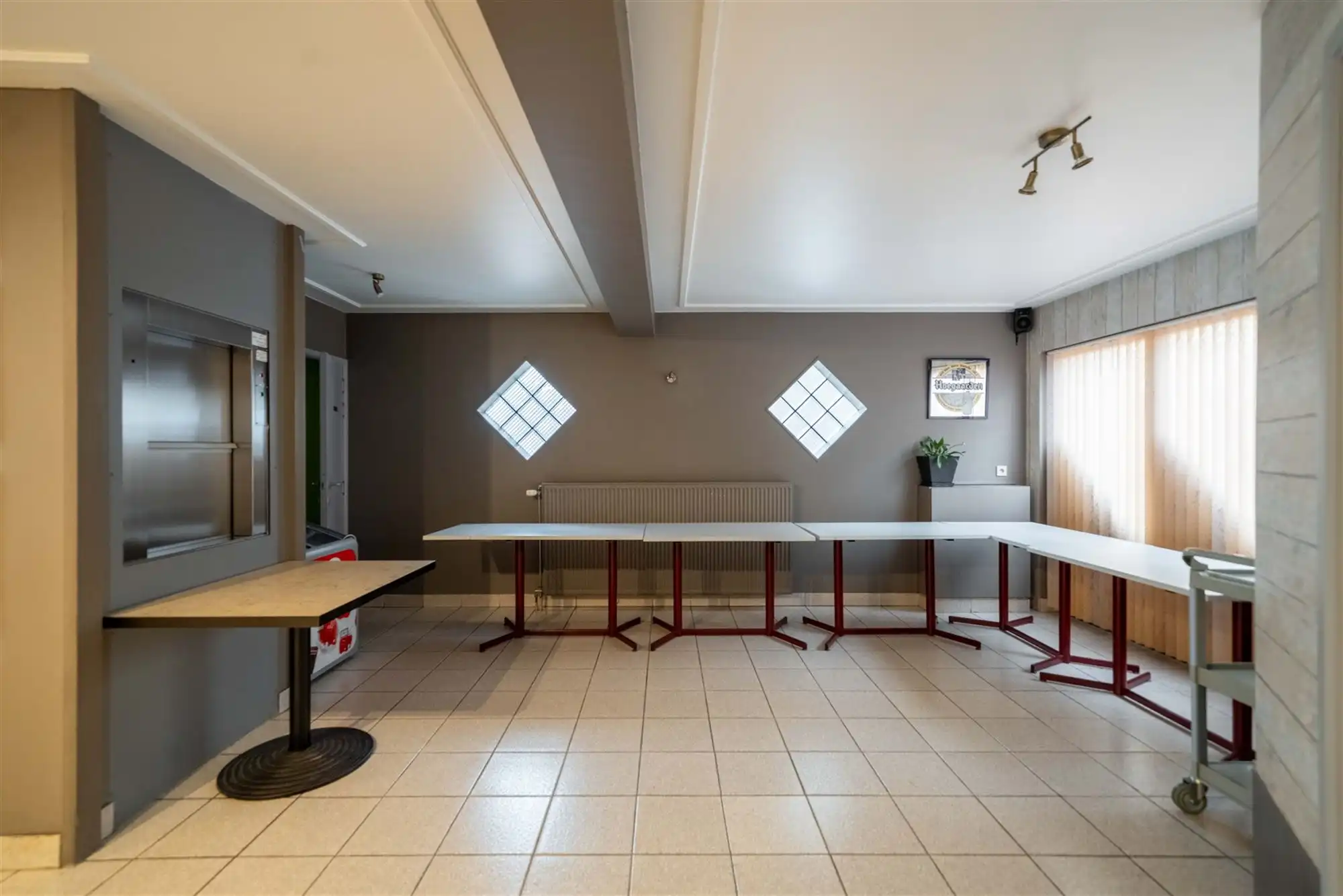 Prachtig handelspand met zaal en ruim appartement te koop! foto 22