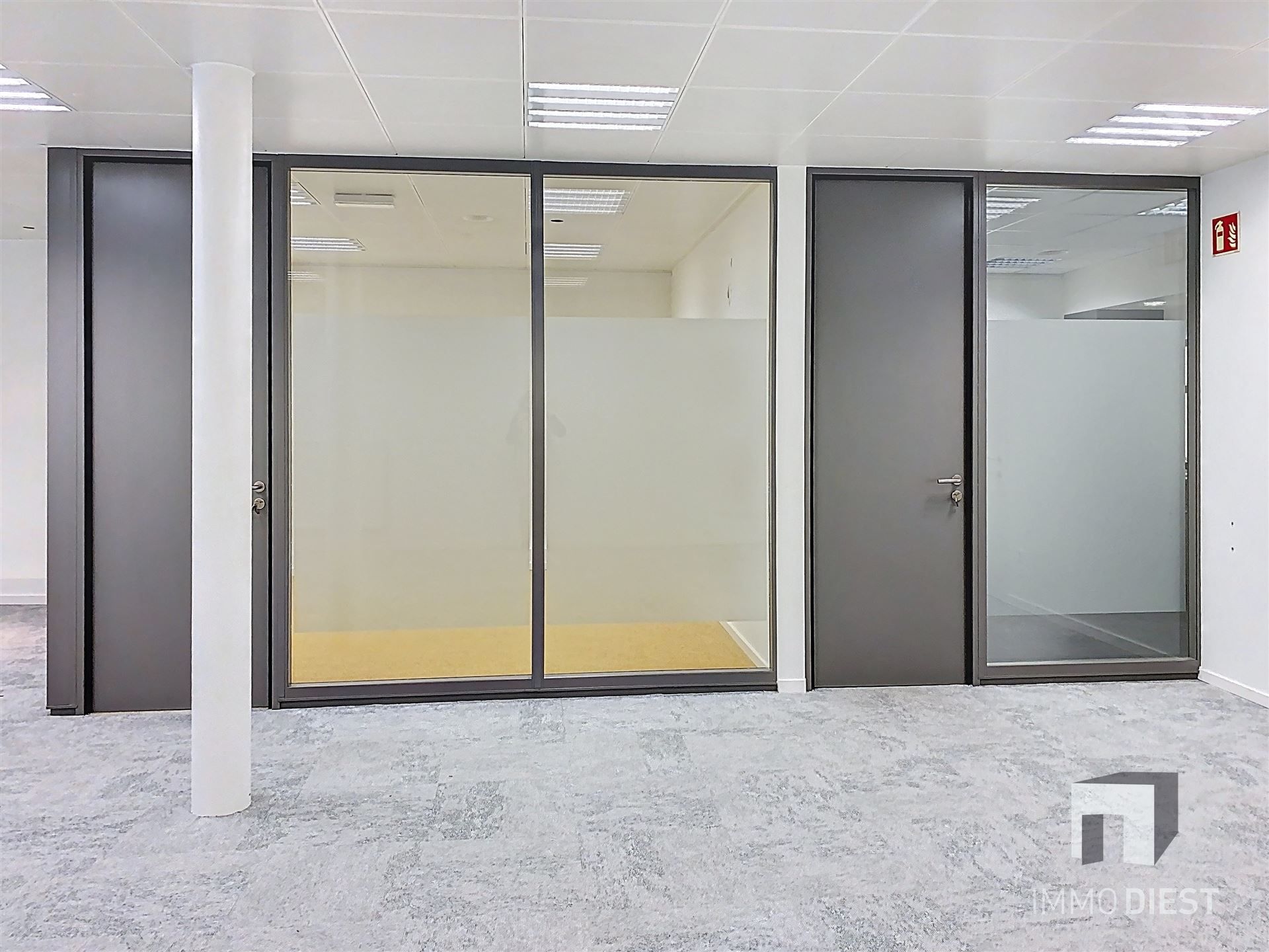 Ruim handelsgelijkvloers op Markt te Diest foto 5