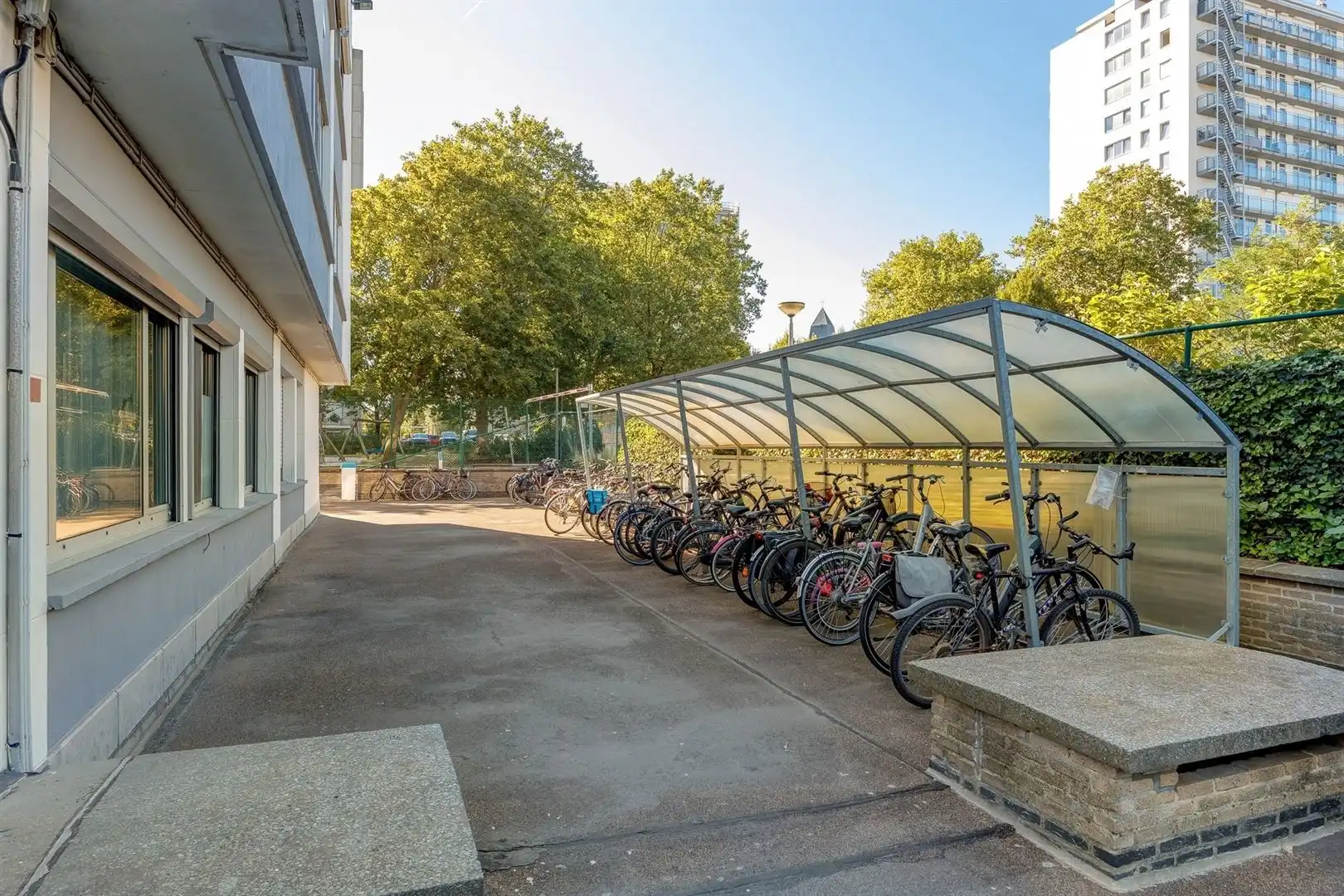 Lichtrijk appartement met panoramisch uitzicht, groot terras en parking foto 29