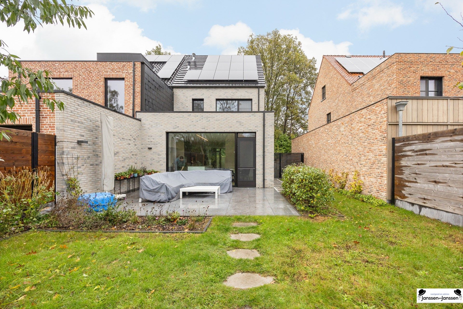 Moderne energiezuinige woning met hoogwaardige afwerking foto 32