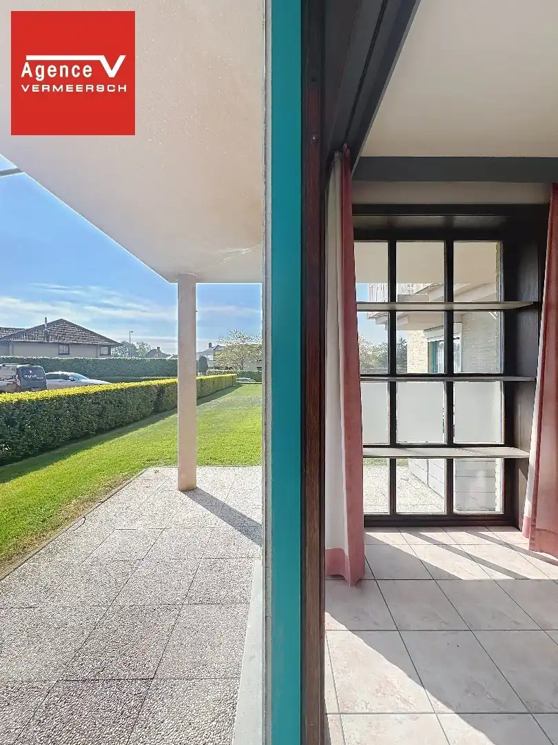 Klassevol gelegen gelijkvloers appartement te Mariakerke met terras.  foto 8