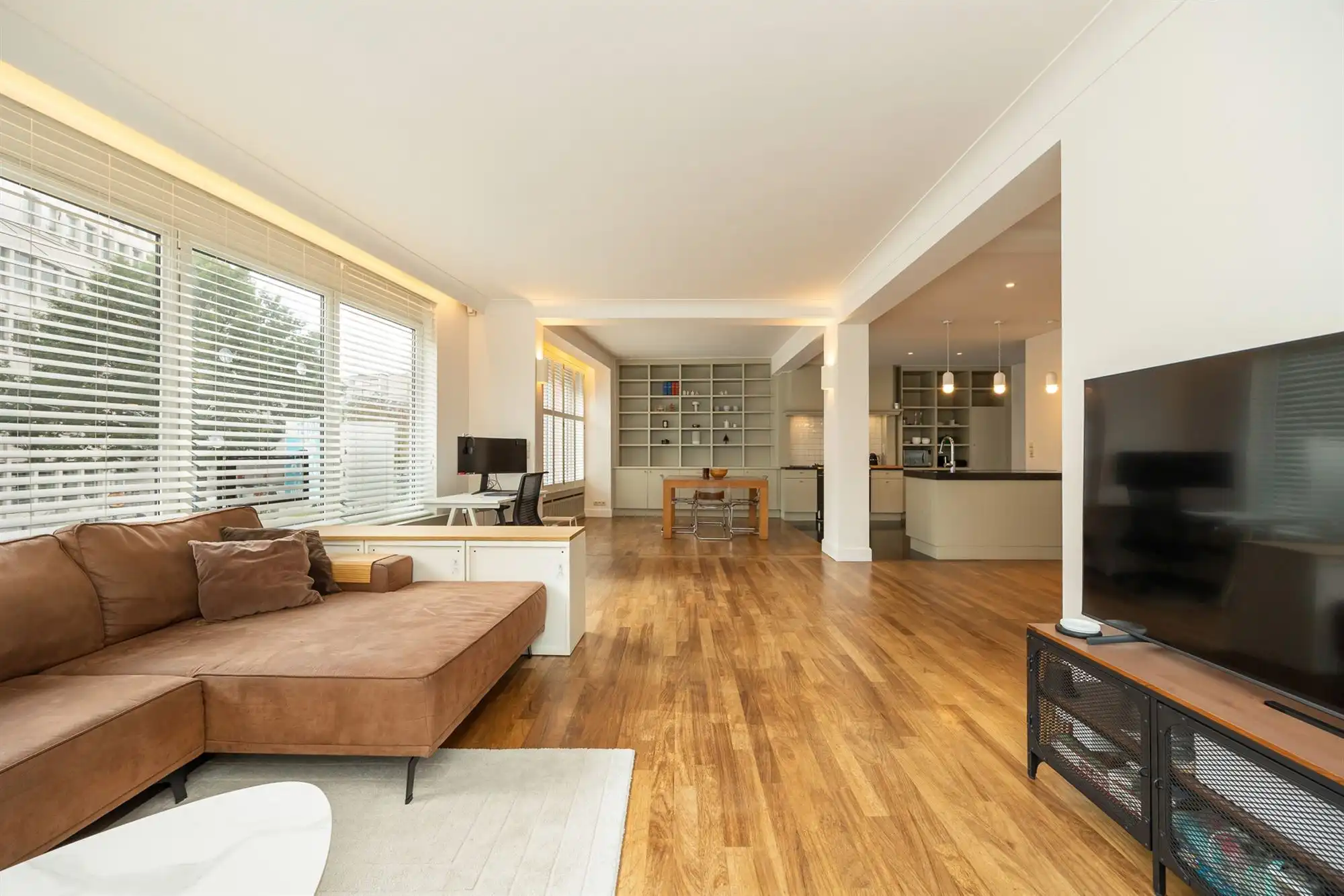 Instapklaar hoekappartement met terras foto {{pictureIndex}}