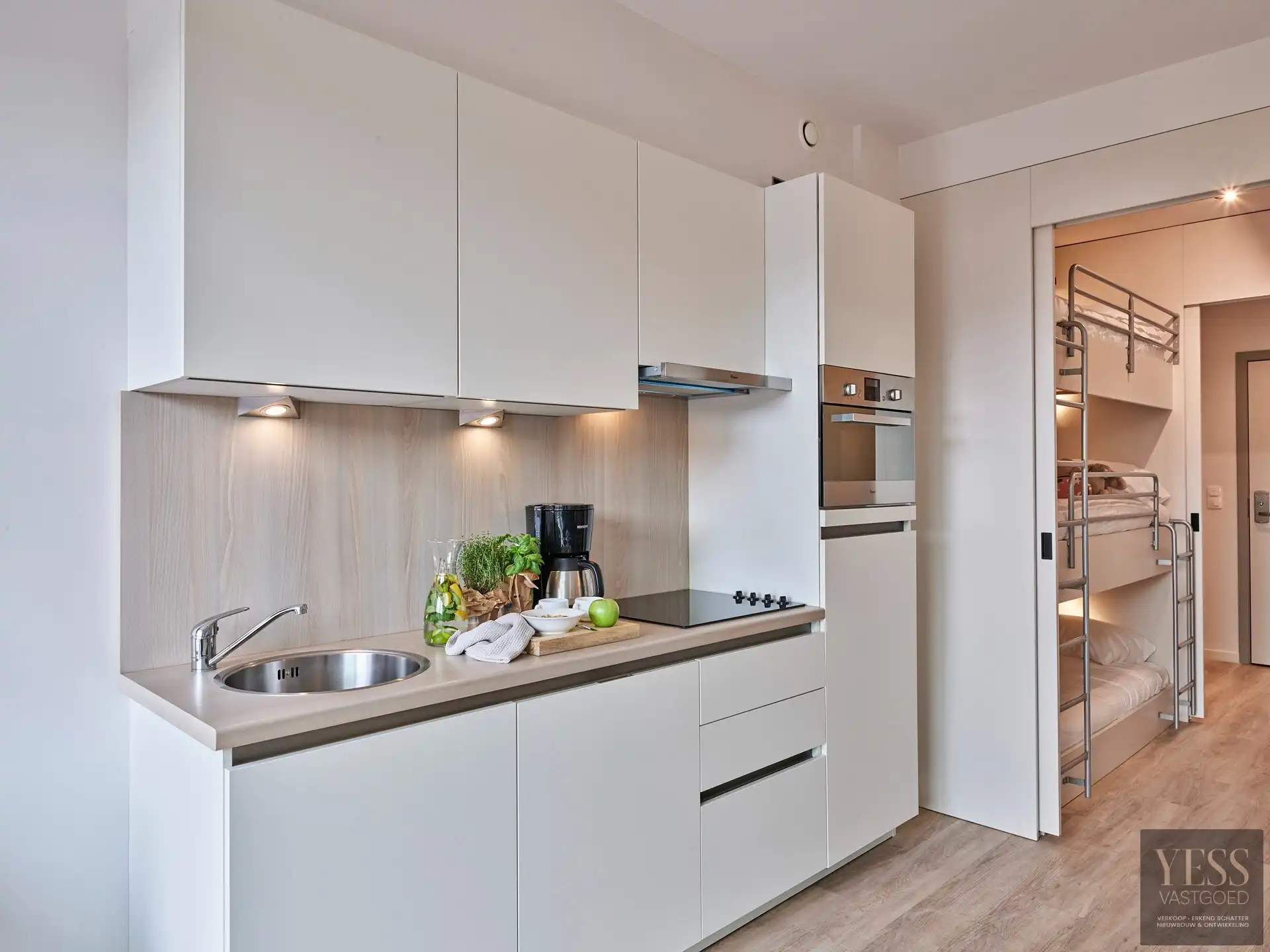 Investering: suite met balkon en mooi uitzicht te Jabbeke foto 6