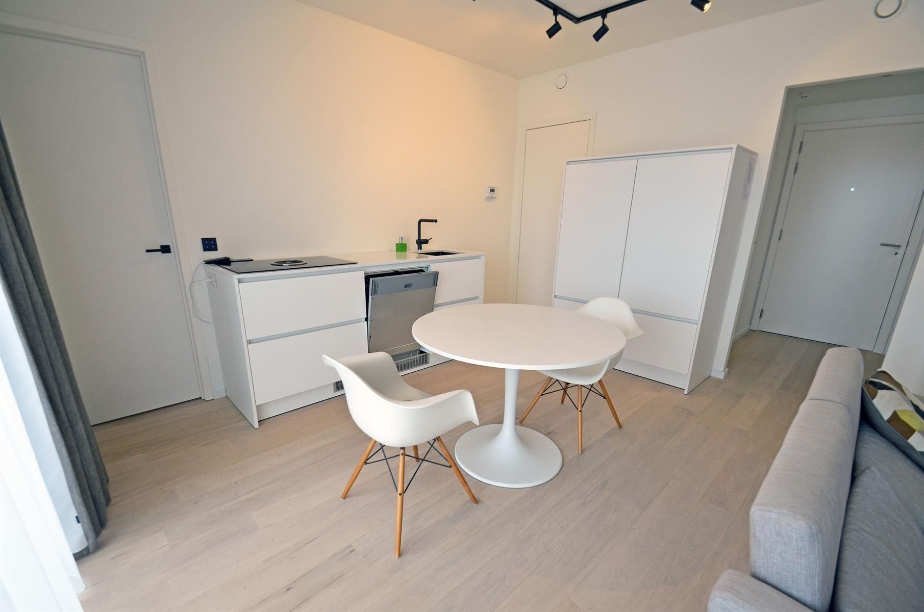Gezellig gemeubeld één-slaapkamer appartement met hoogwaardige afwerking op een centrale ligging in Duinenwater foto 7